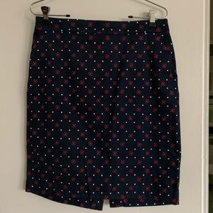 Patterned pencil skirt